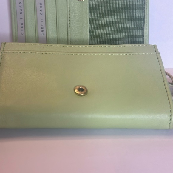 Handcrafted by Artisans Medium Woven Genuine Leather Bi-Fold Wallet. (D237) - Picture 5 of 7